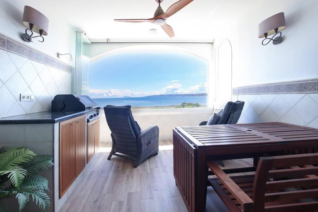 Apartament En Playa Del Cristo Estepona